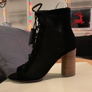 Brand NEW Marc Fischer heels/booties size 6
